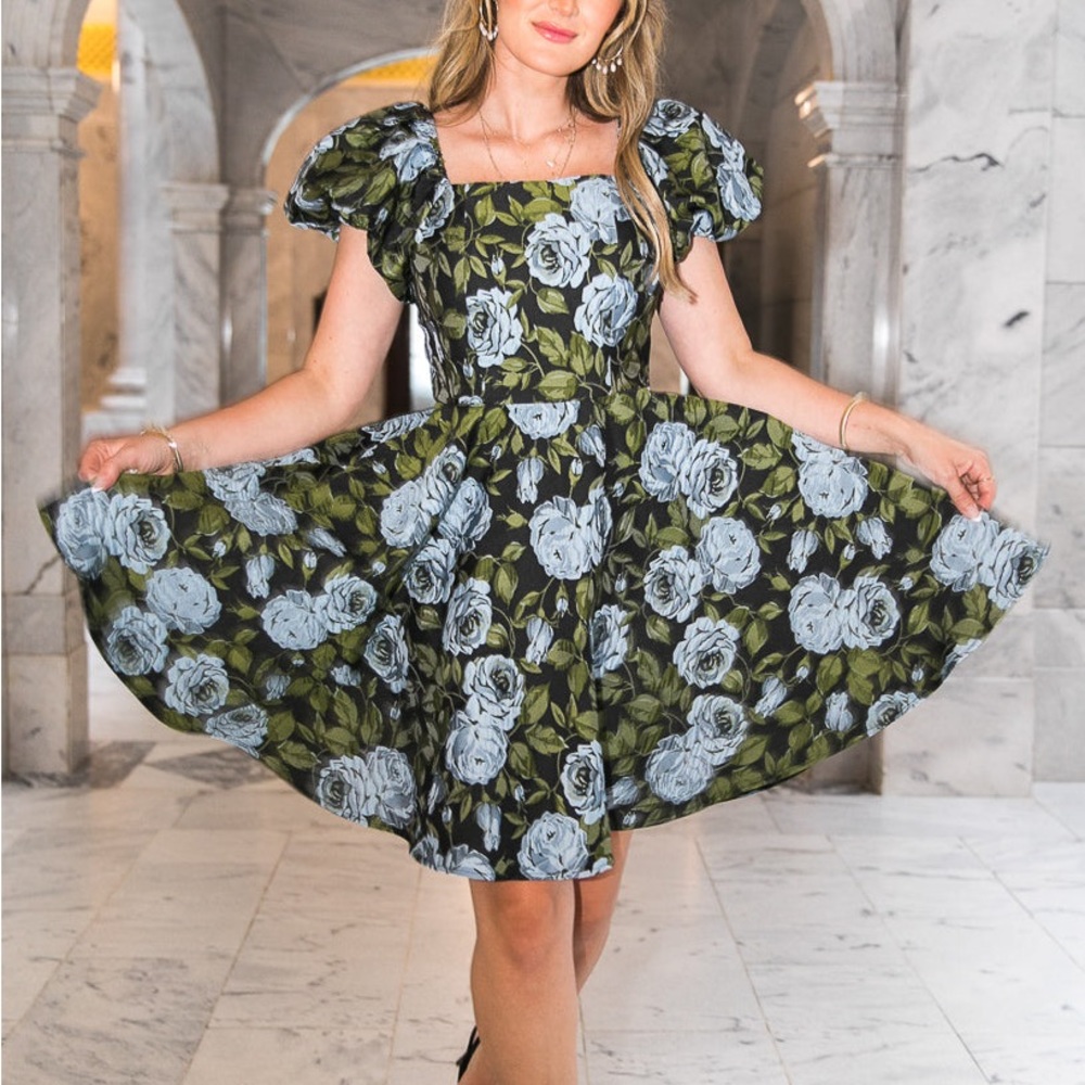Ivanna Dress In Blue Floral size L - Ivy City Co